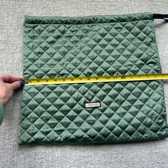 Authentic Gucci Padded Quilted Satin Dust Bag 17 x 15.5 - Picture 2 of 5